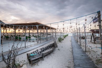 Beach bar si plaja